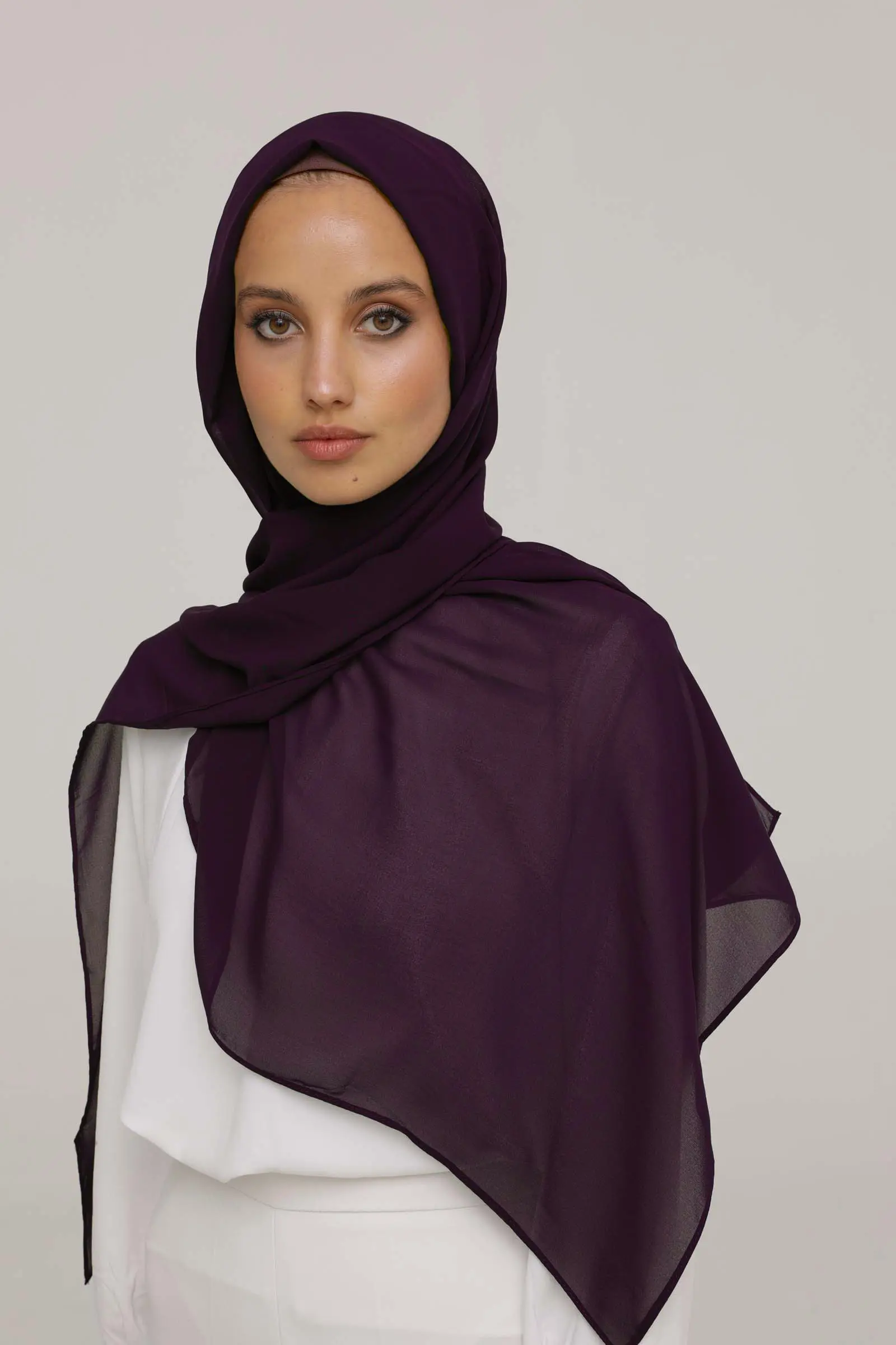 3innabi – Dark Purple Laser Hijab