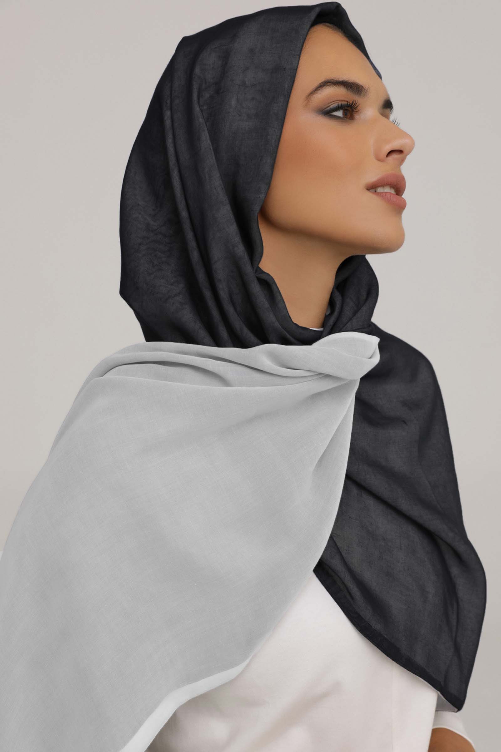 Double Sided Hijab – White and Black – Foulard Store