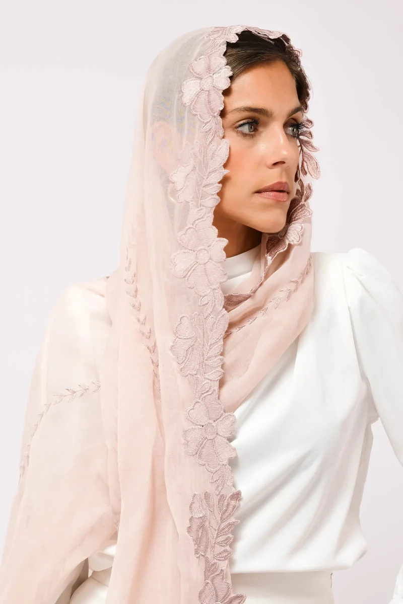 أمينة